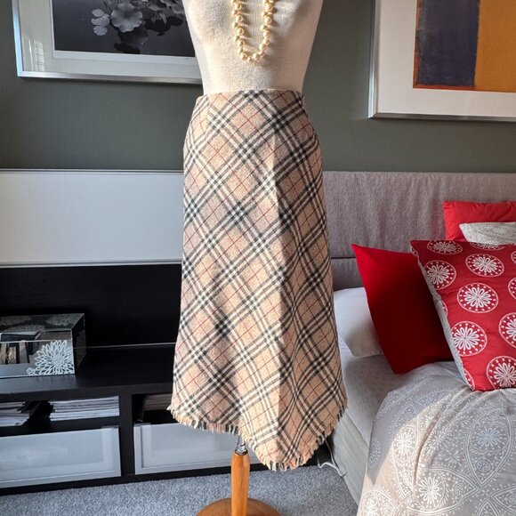 Burberry London A-Line Asymmetrical Wool Plaid Skirt Vintage Sz 36 or SMALL - Picture 5 of 10